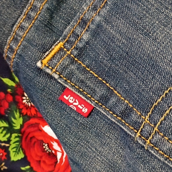 Levi's Men's Denim Jeans in Classic Blue - Picture 3 of 5